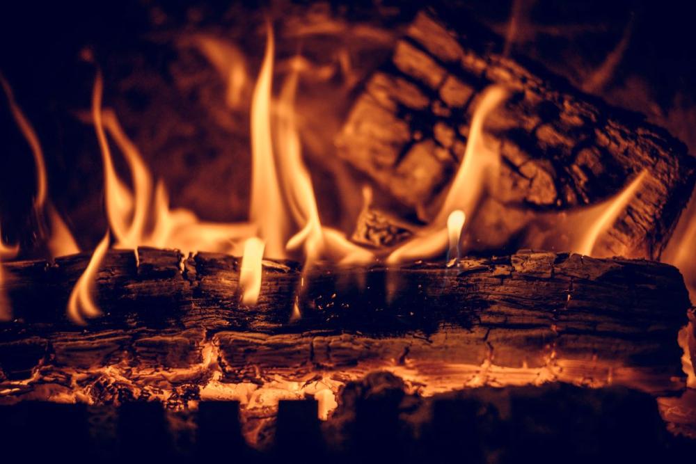 bûche enflammée